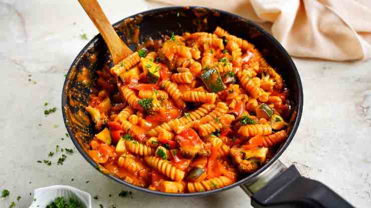 Pasta vegana con verdure